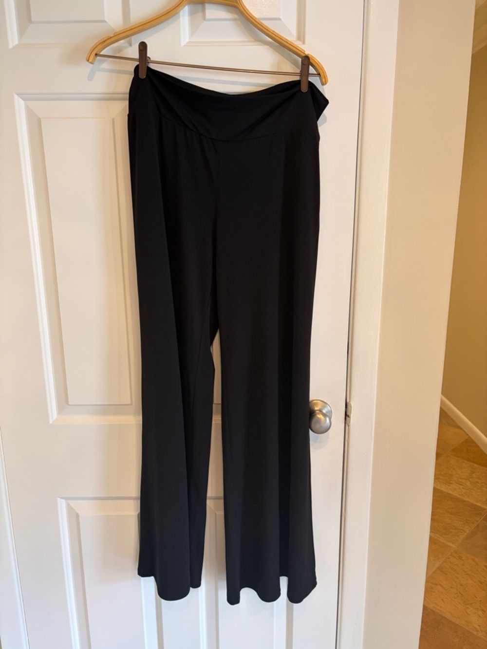Newport News Black Wide-Leg Fold-Over Waist Pants. Large